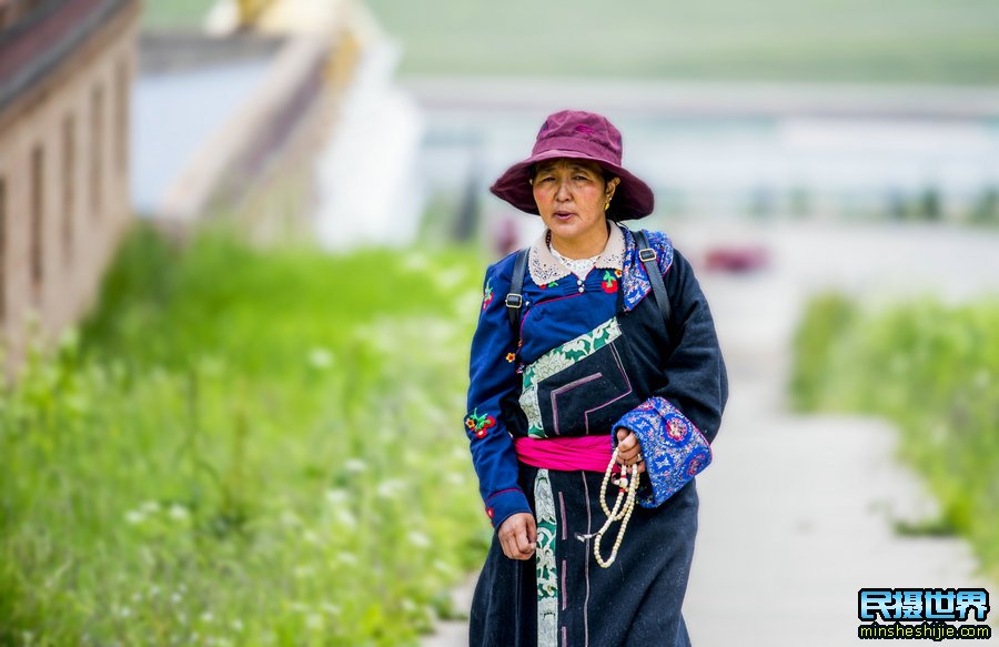 中老年女人照相怎样摆pos 中老年女性拍照怎么摆姿势