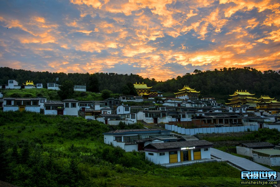 甘南郎木寺景区 甘南郎木寺风景图介绍一下
